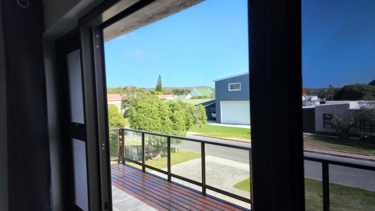 Stonehouse On Main Hotel Struisbaai Exterior photo