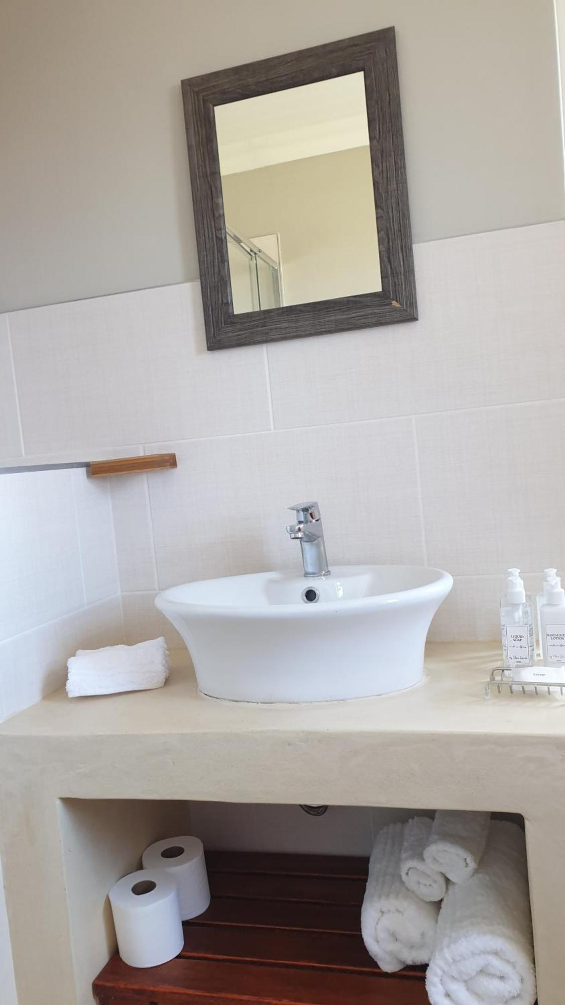 Stonehouse On Main Hotel Struisbaai Room photo