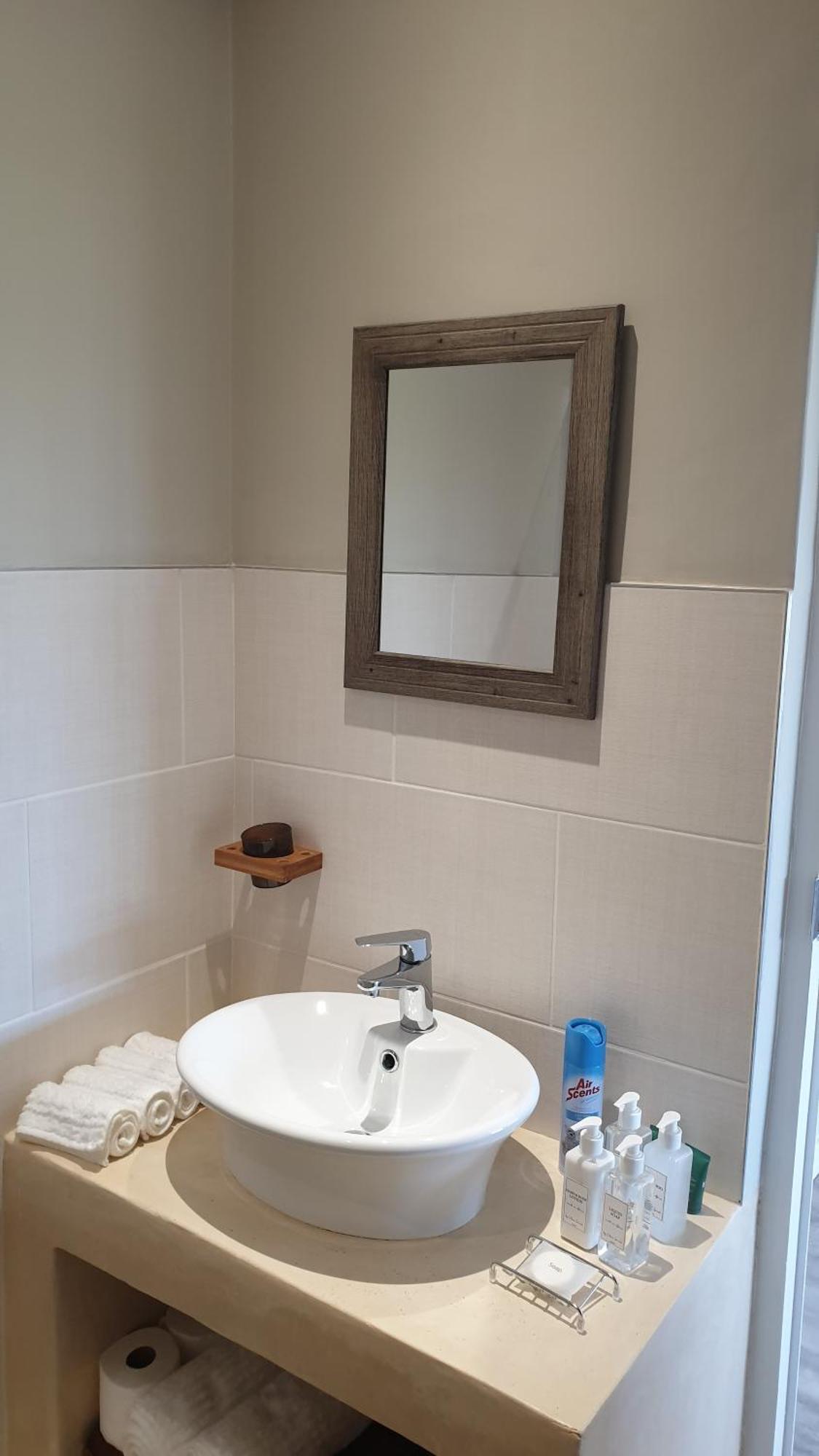 Stonehouse On Main Hotel Struisbaai Room photo