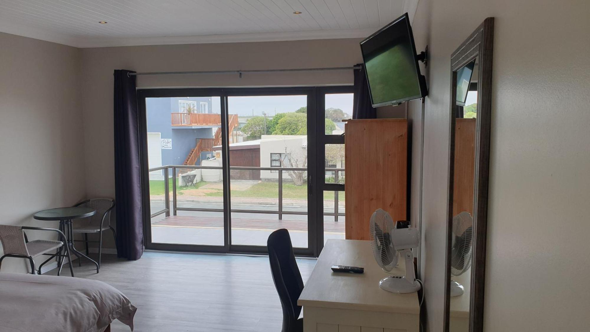 Stonehouse On Main Hotel Struisbaai Room photo